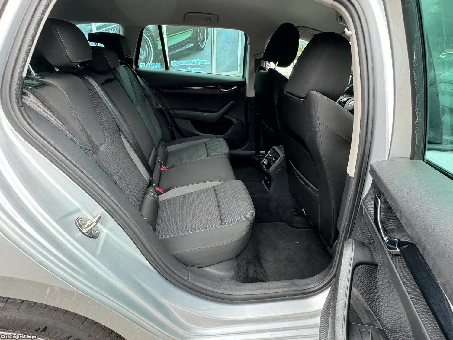 Skoda Octavia 2.0 TDI Ambition DSG — fotografia 6