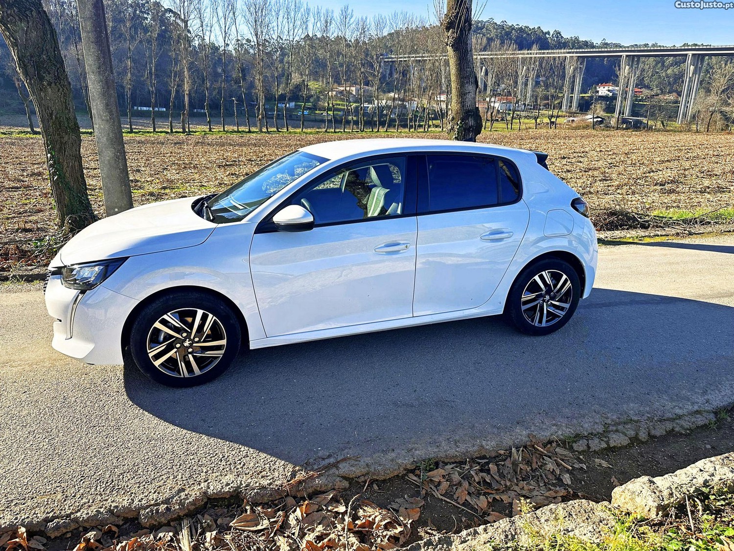 Peugeot 208 1.2 PureTech Allure — fotografia 16