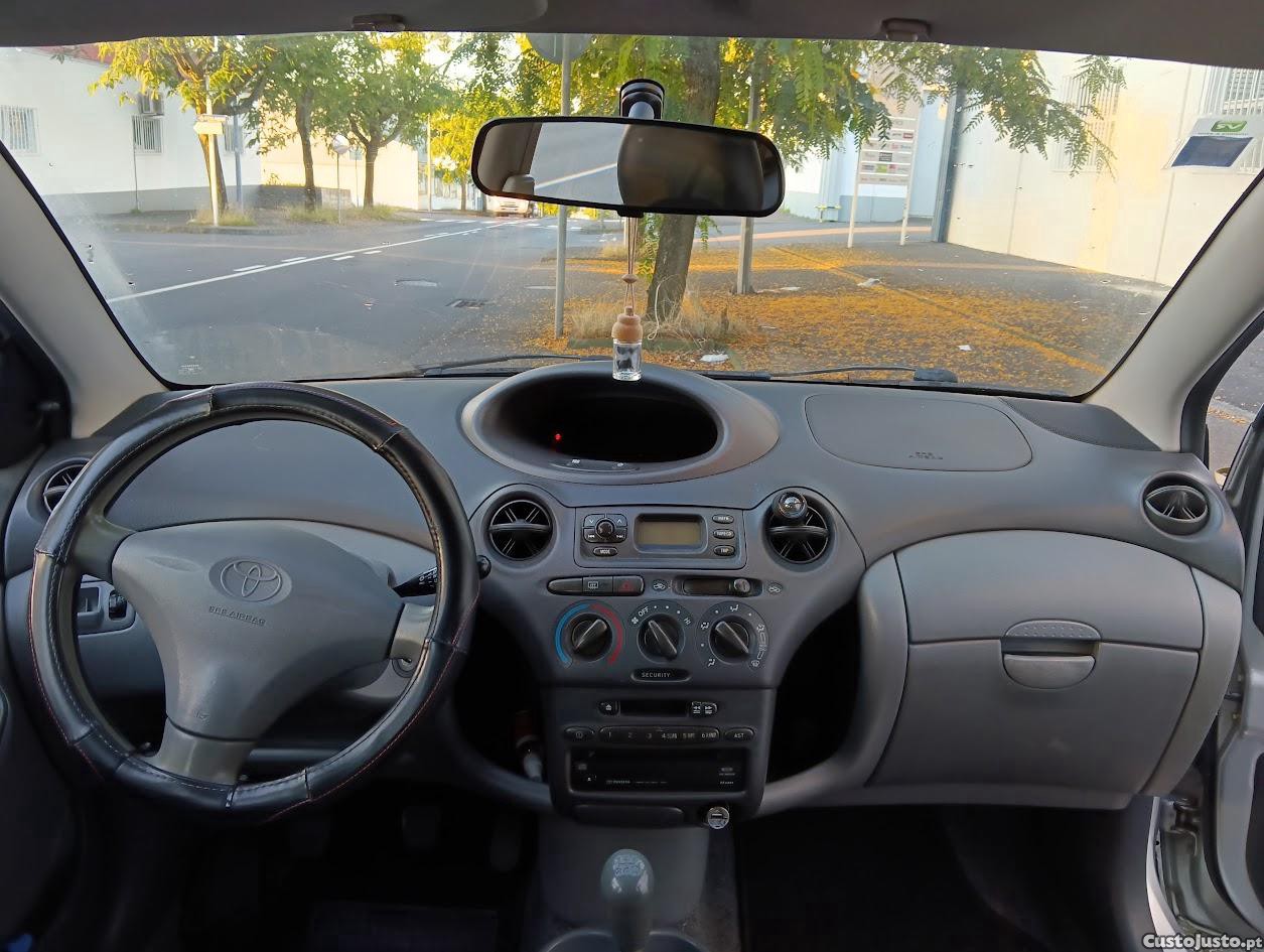 Toyota Yaris VVT-I — fotografia 5