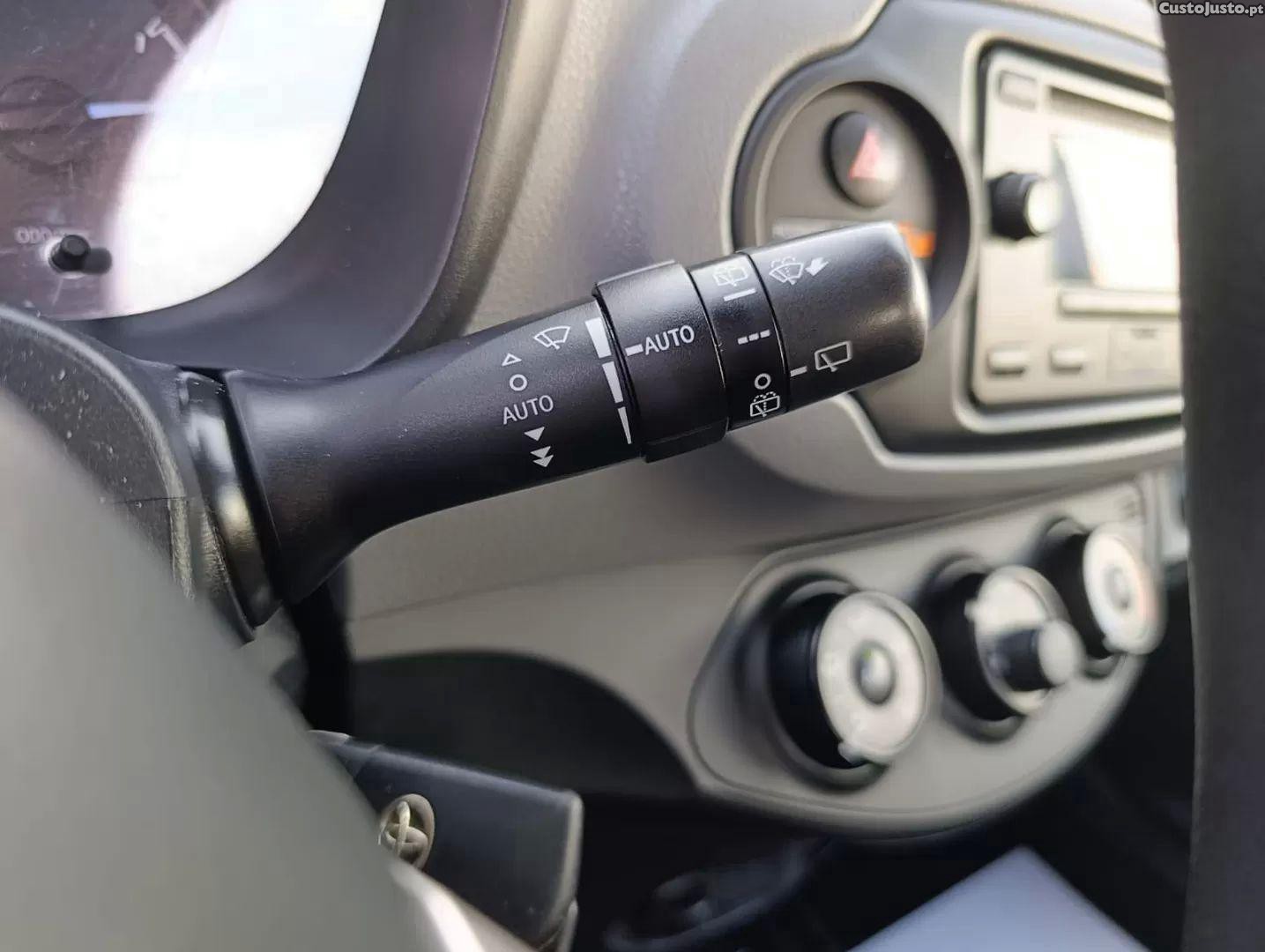 Toyota Yaris 1.0 vvt-i active+ac — fotografia 11