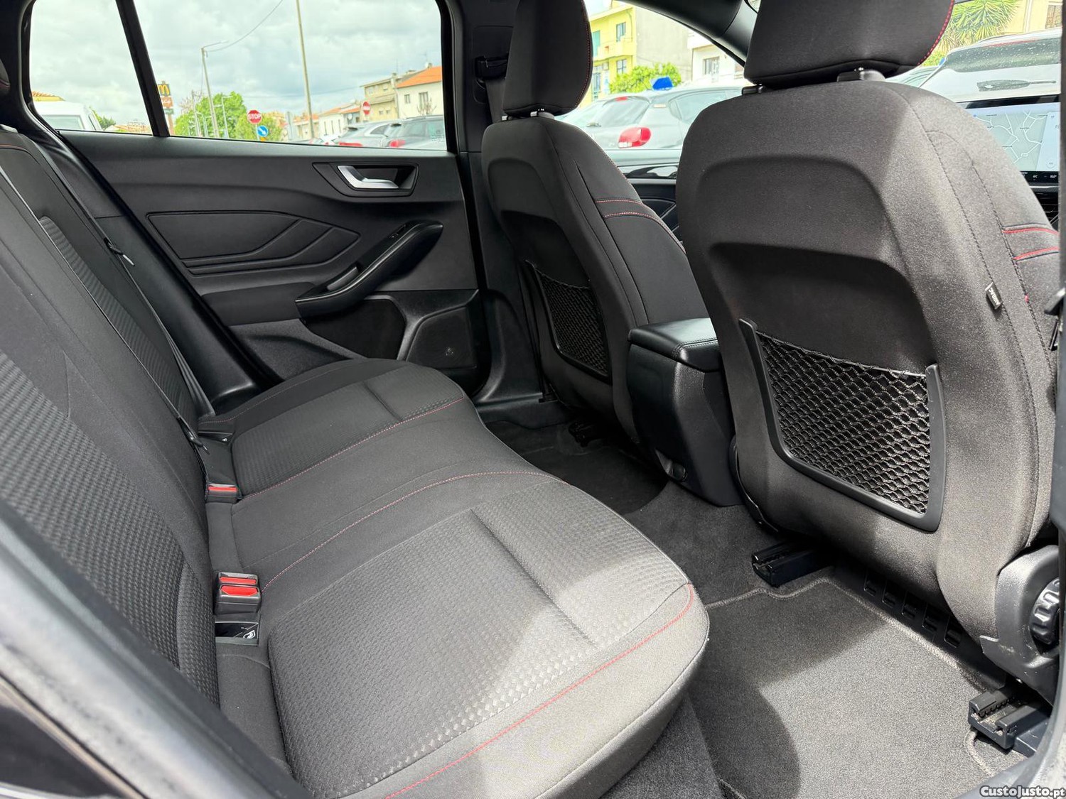 Ford Focus SW 1.0 EcoBoost MHEV ST-Line — fotografia 10