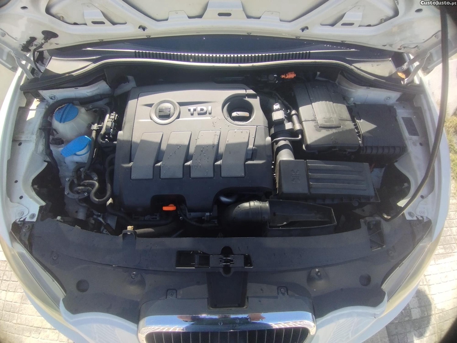 SEAT Leon Ecomotive 1.6 TDI — fotografia 7