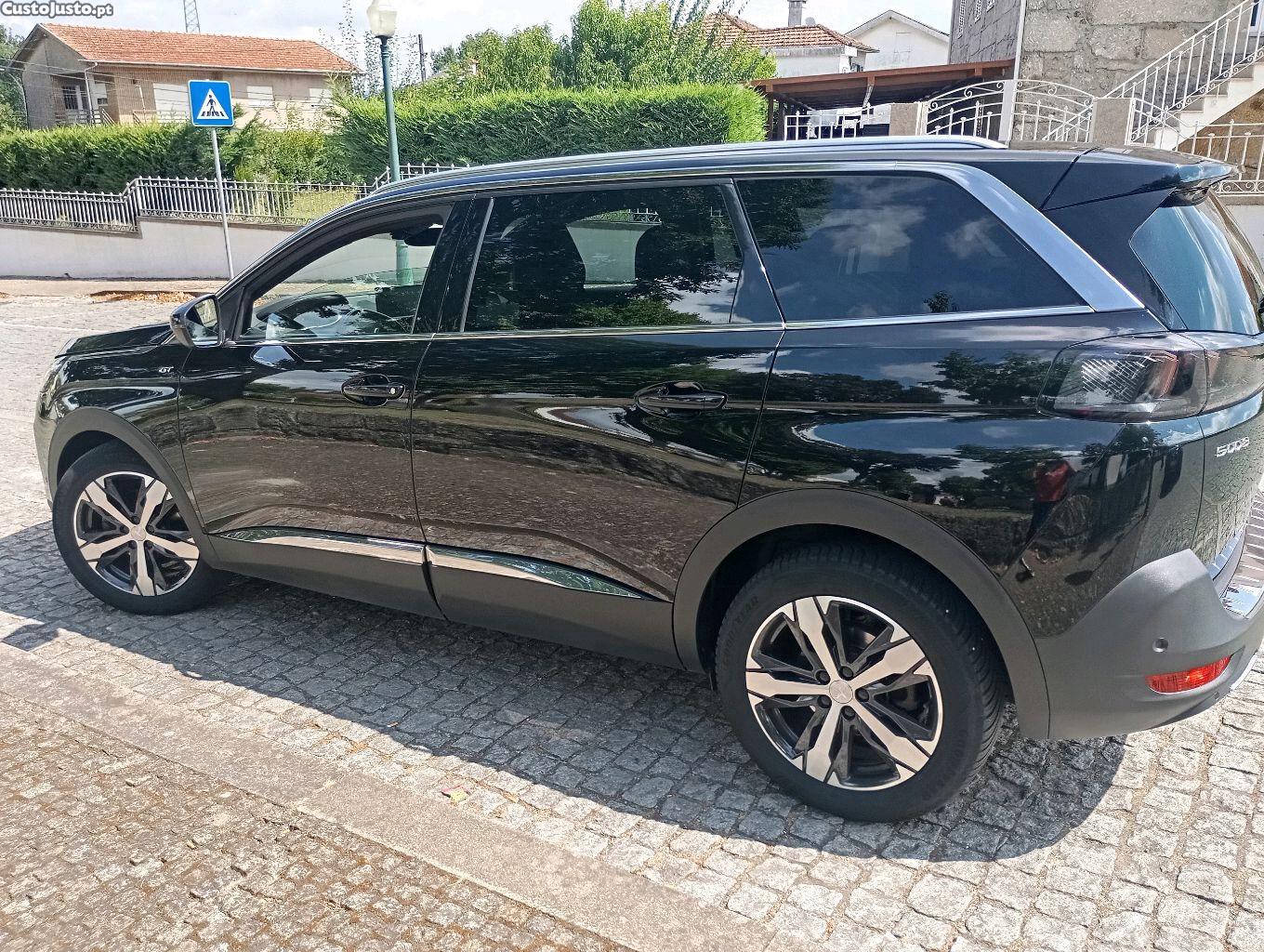Peugeot 5008 GT. / teto panorâmico — fotografia 5