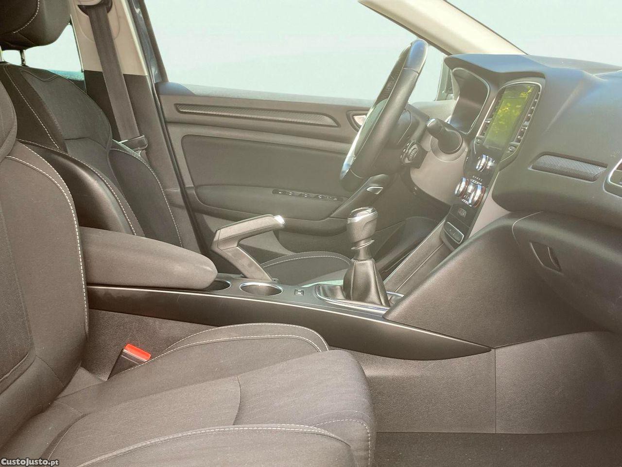 Renault Mégane Sport Tourer 1.5 dCi Limited — fotografia 4