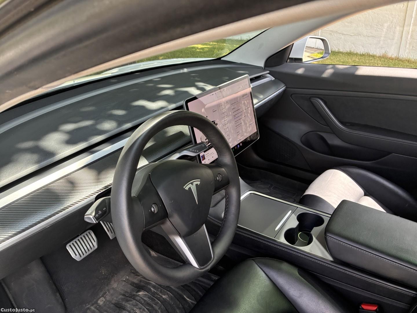 Tesla Model 3 Standard Range Plus RWD — fotografia 12