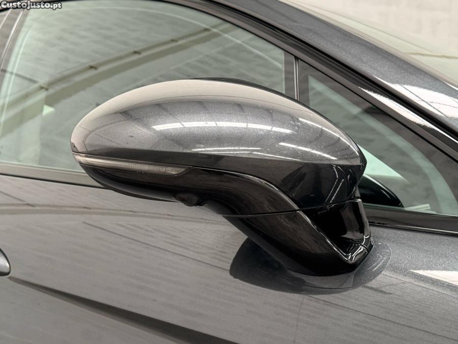 Porsche Panamera 4 E-Hybrid — fotografia 13