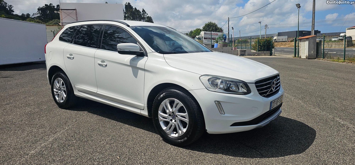 Volvo XC 60 Momentum — fotografia 10