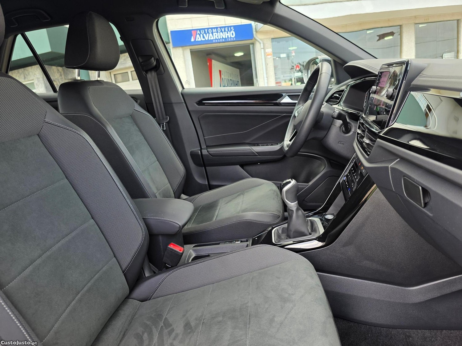 Volkswagen T-Roc 1.0 TSI Black Style — fotografia 4