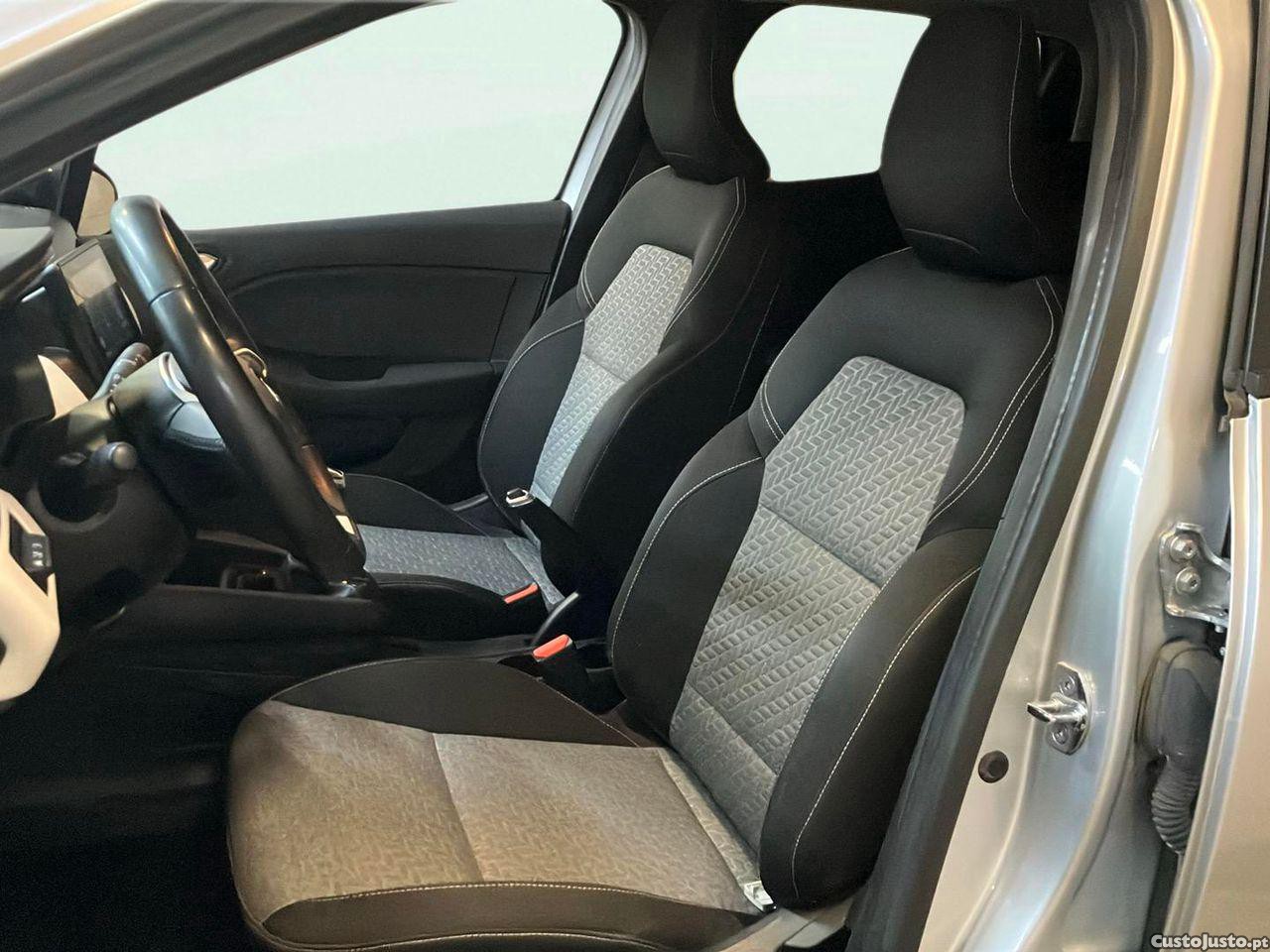Renault Clio 1.0 TCe Limited — fotografia 10