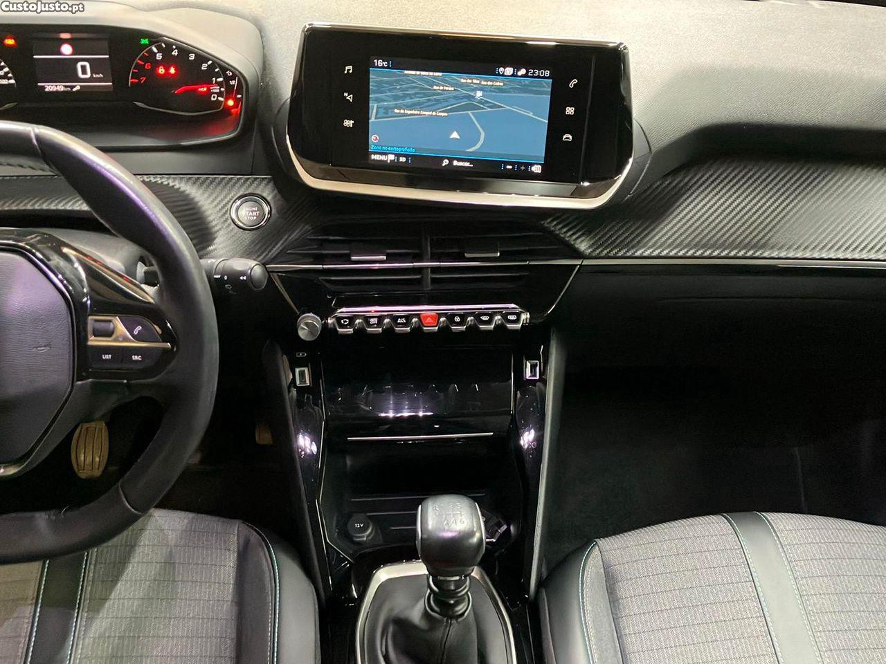 Peugeot 2008 1.2 PureTech Allure — fotografia 16