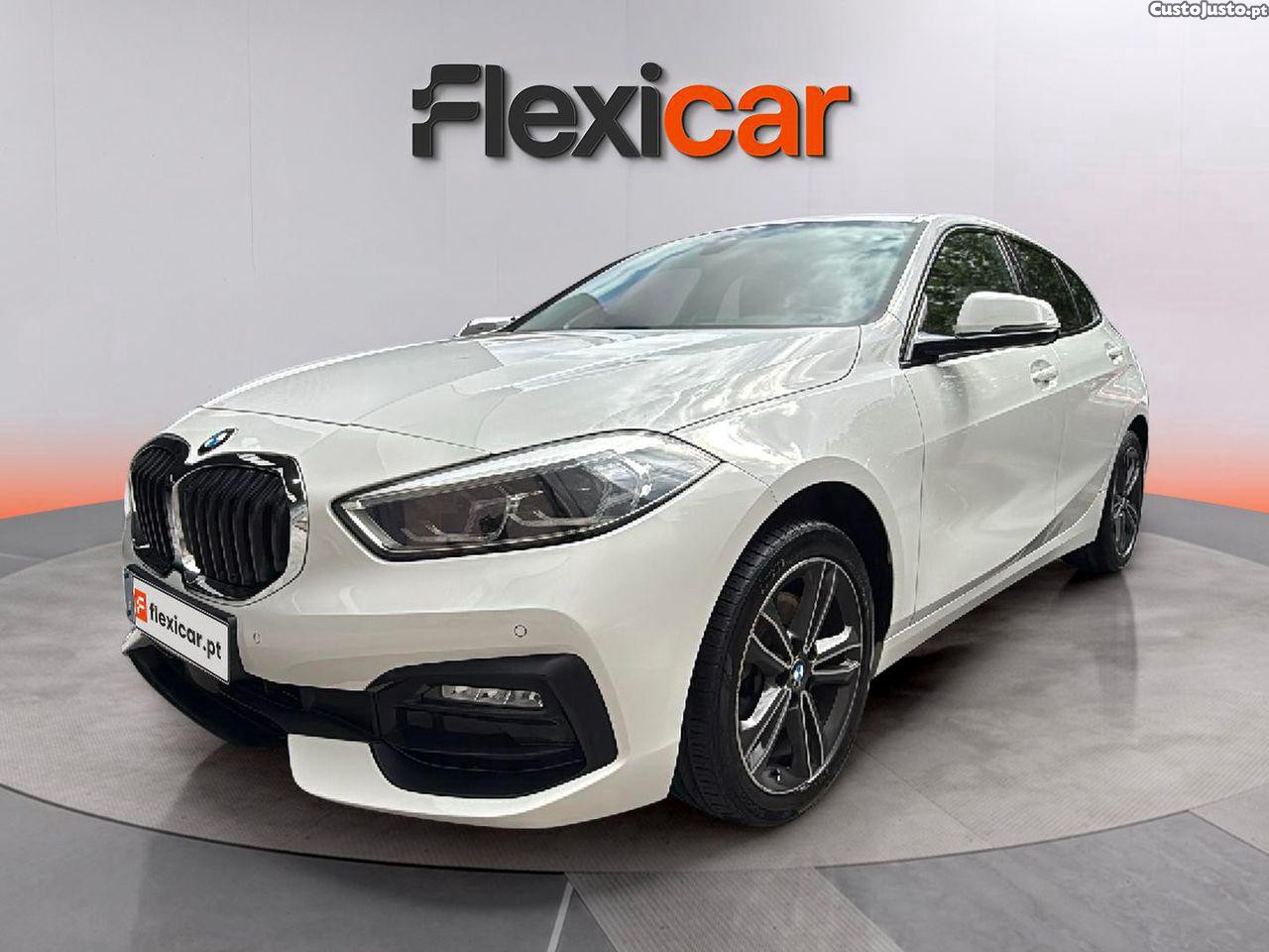 BMW 116 d Line Sport Auto — fotografia 17