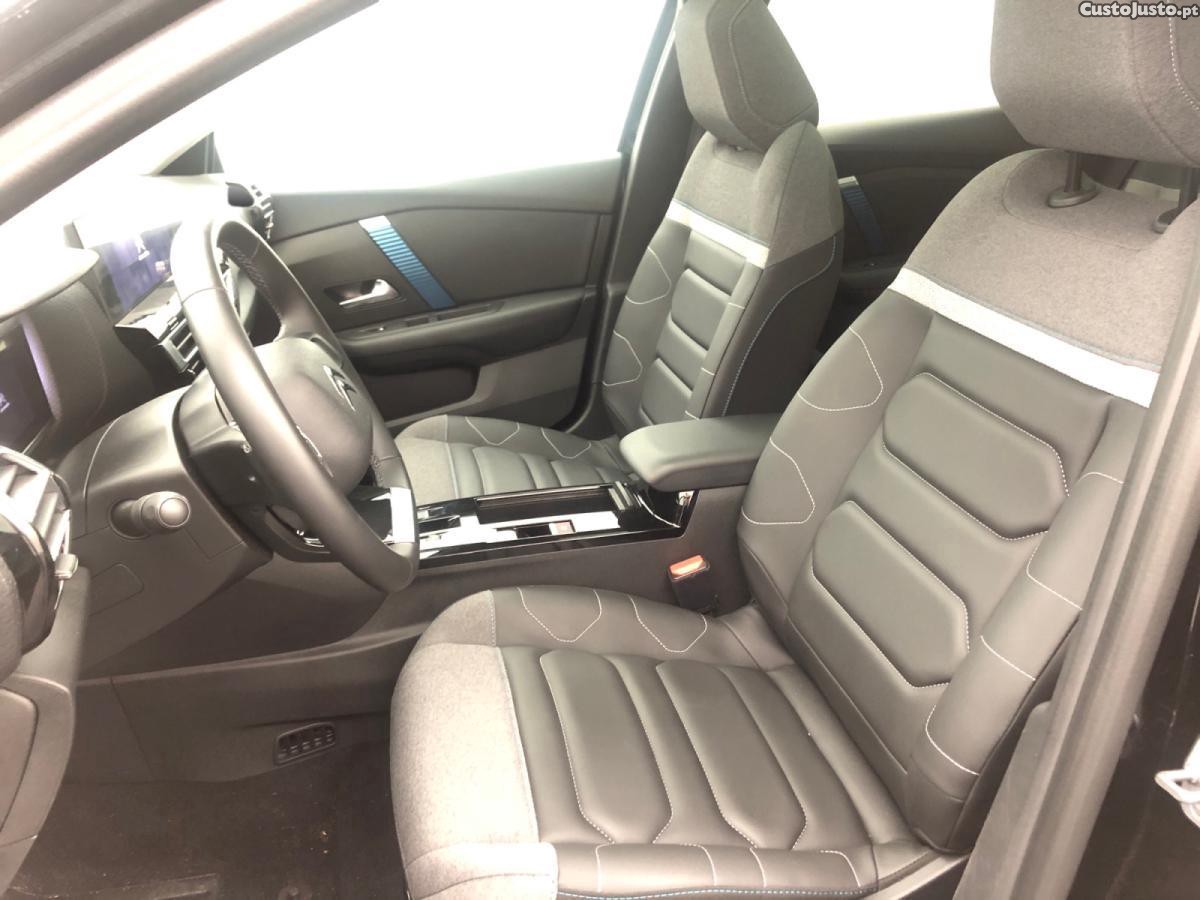 Citroën e-C4 50 kWh Shine — fotografia 10