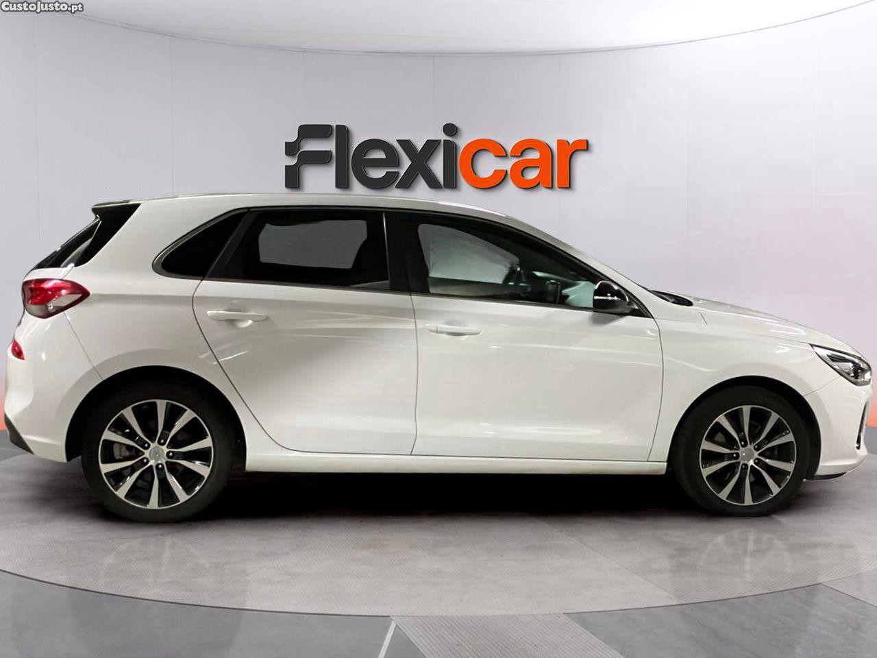 Hyundai i30 1.6 CRDI STyle — fotografia 19