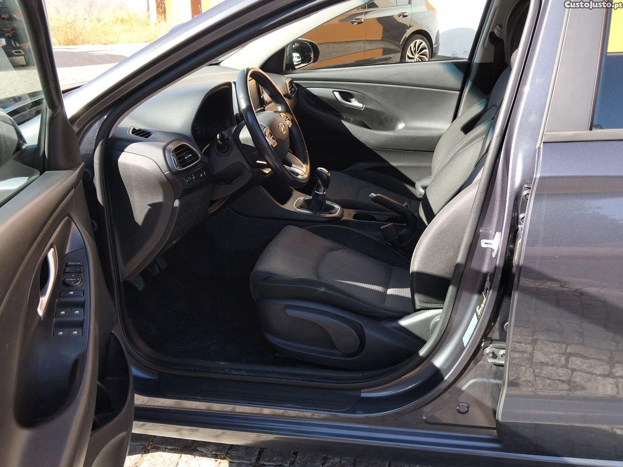Hyundai i30 1.0 T-GDI Comfort+Navi — fotografia 8