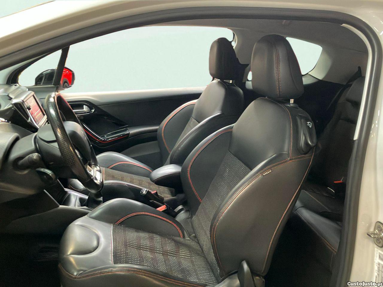 Peugeot 208 1.2 PureTech GT Line — fotografia 9