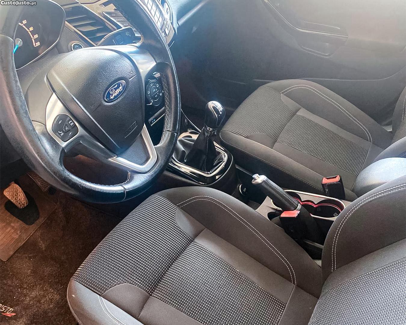 Ford Fiesta Titanium — fotografia 7