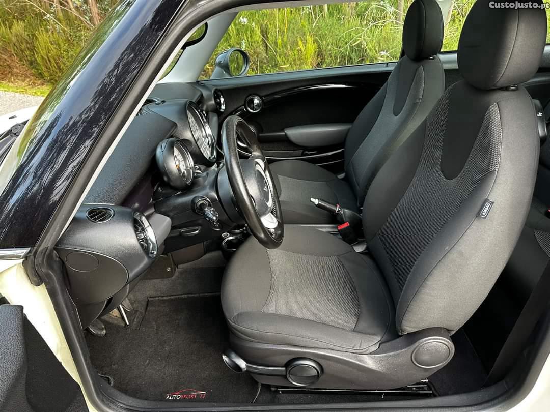 MINI Cooper 1.6D TETO PANORÂMICO — fotografia 4