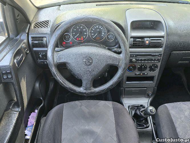 Opel Astra Elegance — fotografia 2
