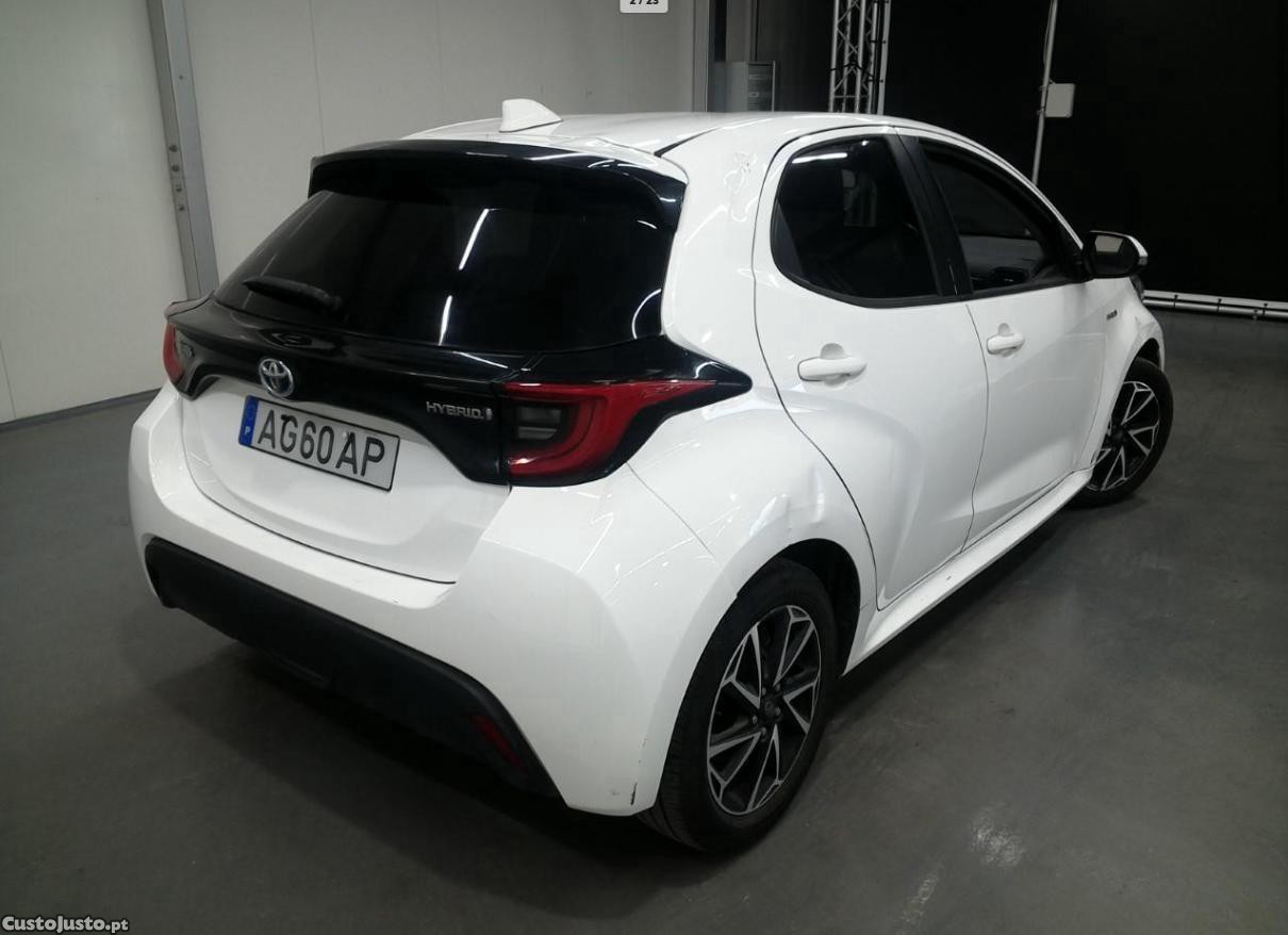 Toyota Yaris 1.5 HSD EXCLUSIVE (AUTO) — fotografia 4