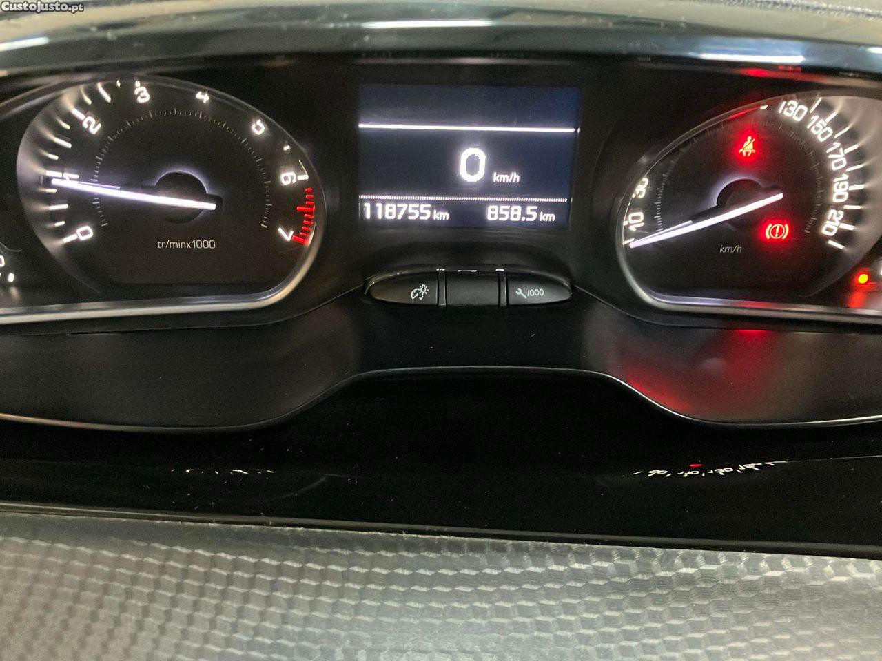 Peugeot 208 1.2 PureTech GT Line — fotografia 14