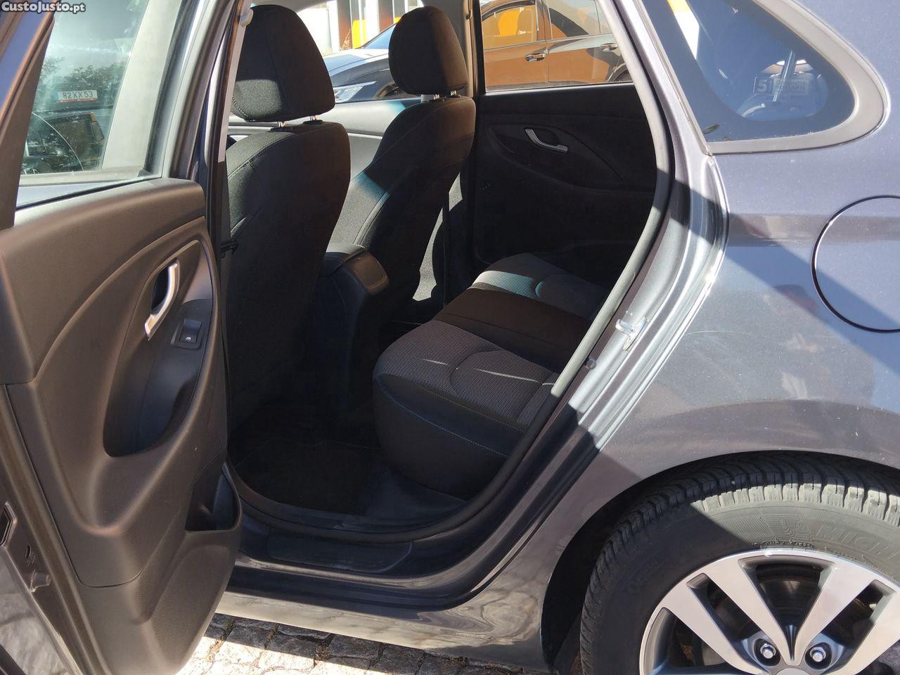 Hyundai i30 1.0 T-GDI Comfort+Navi — fotografia 3