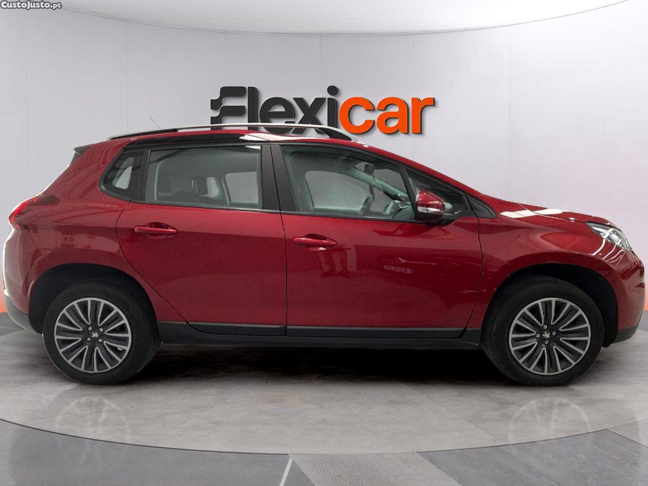 Peugeot 2008 1.2 PureTech Active — fotografia 17