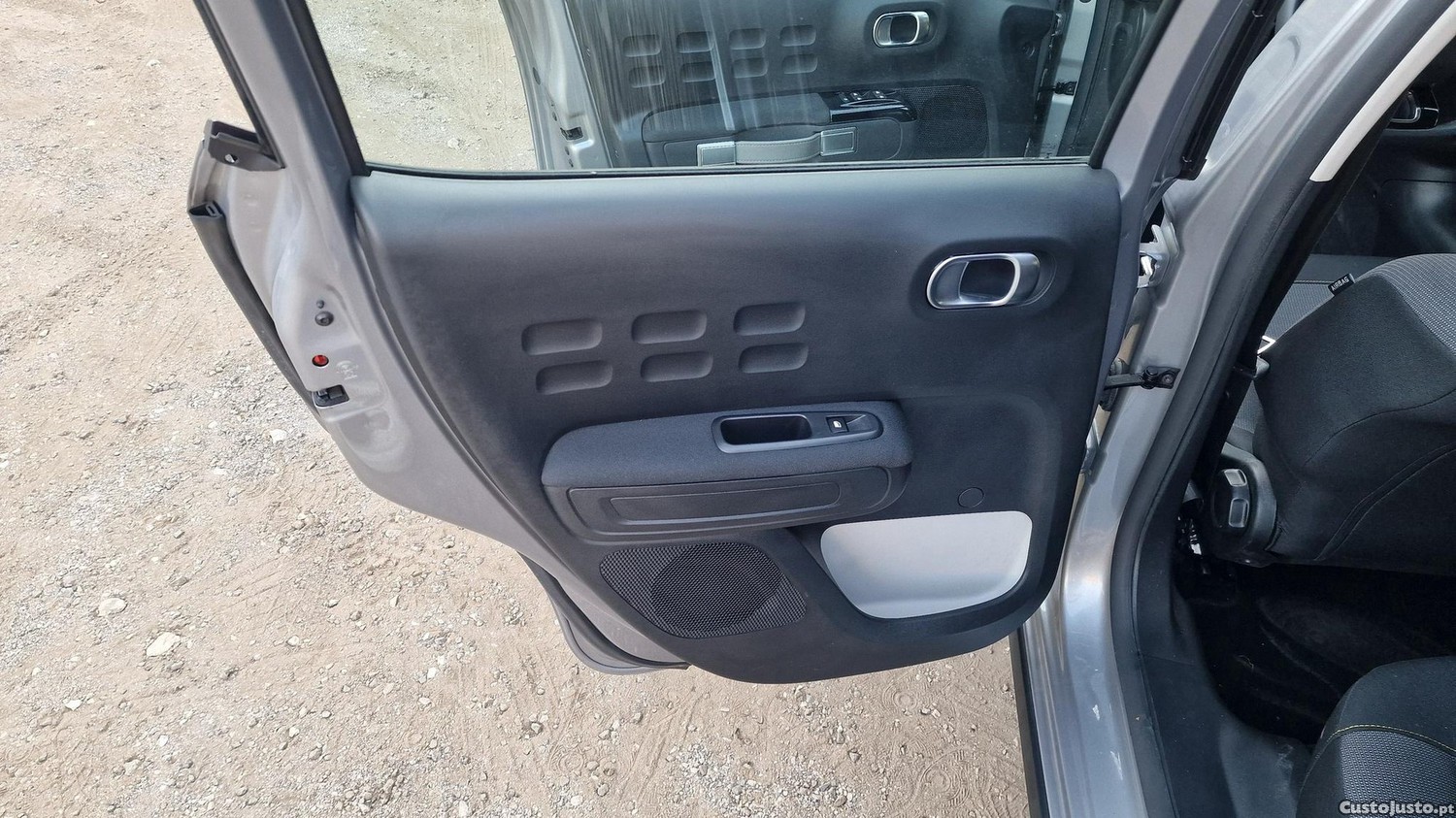 Citroën C3 1.2 PureTech Shine Pack — fotografia 2