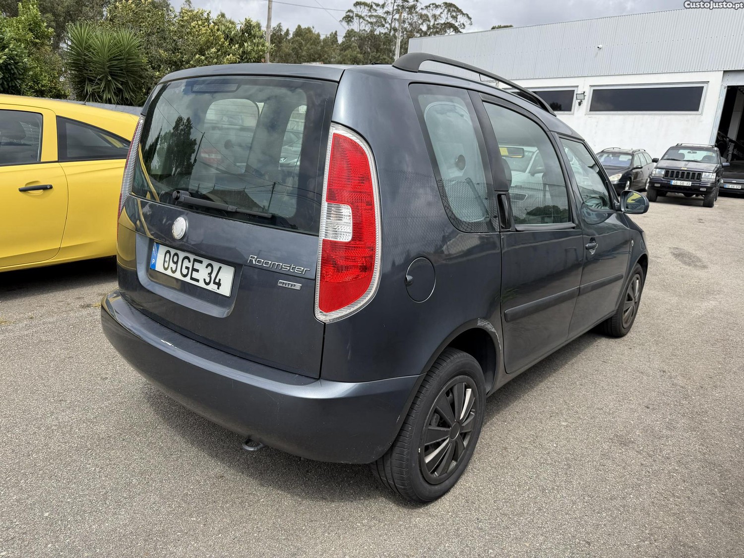 Skoda Roomster 1.2HTP — fotografia 7