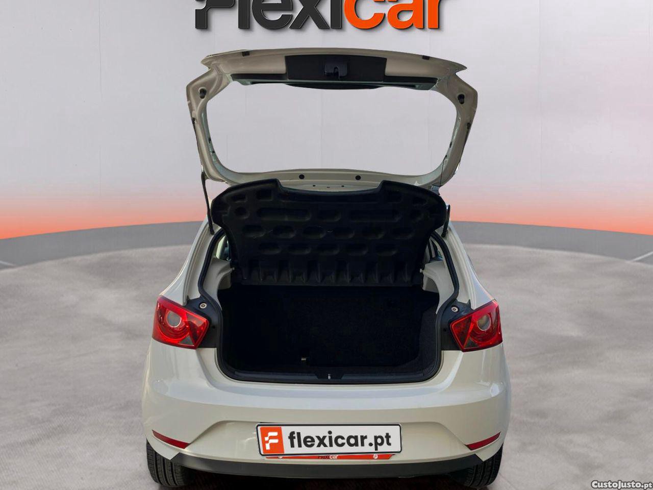 SEAT Ibiza 1.4 TDI Style — fotografia 12