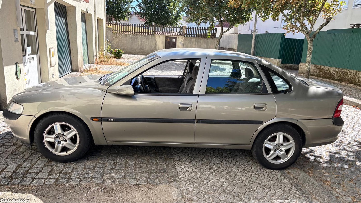 Opel Vectra B — fotografia 9