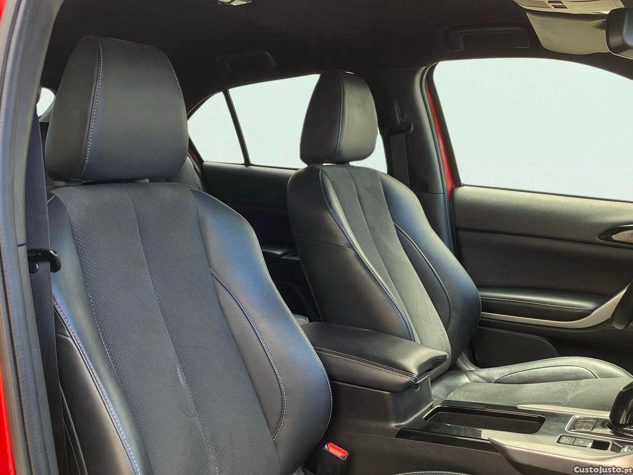 Mitsubishi Eclipse Cross 2.4 PHEV eMotion — fotografia 4