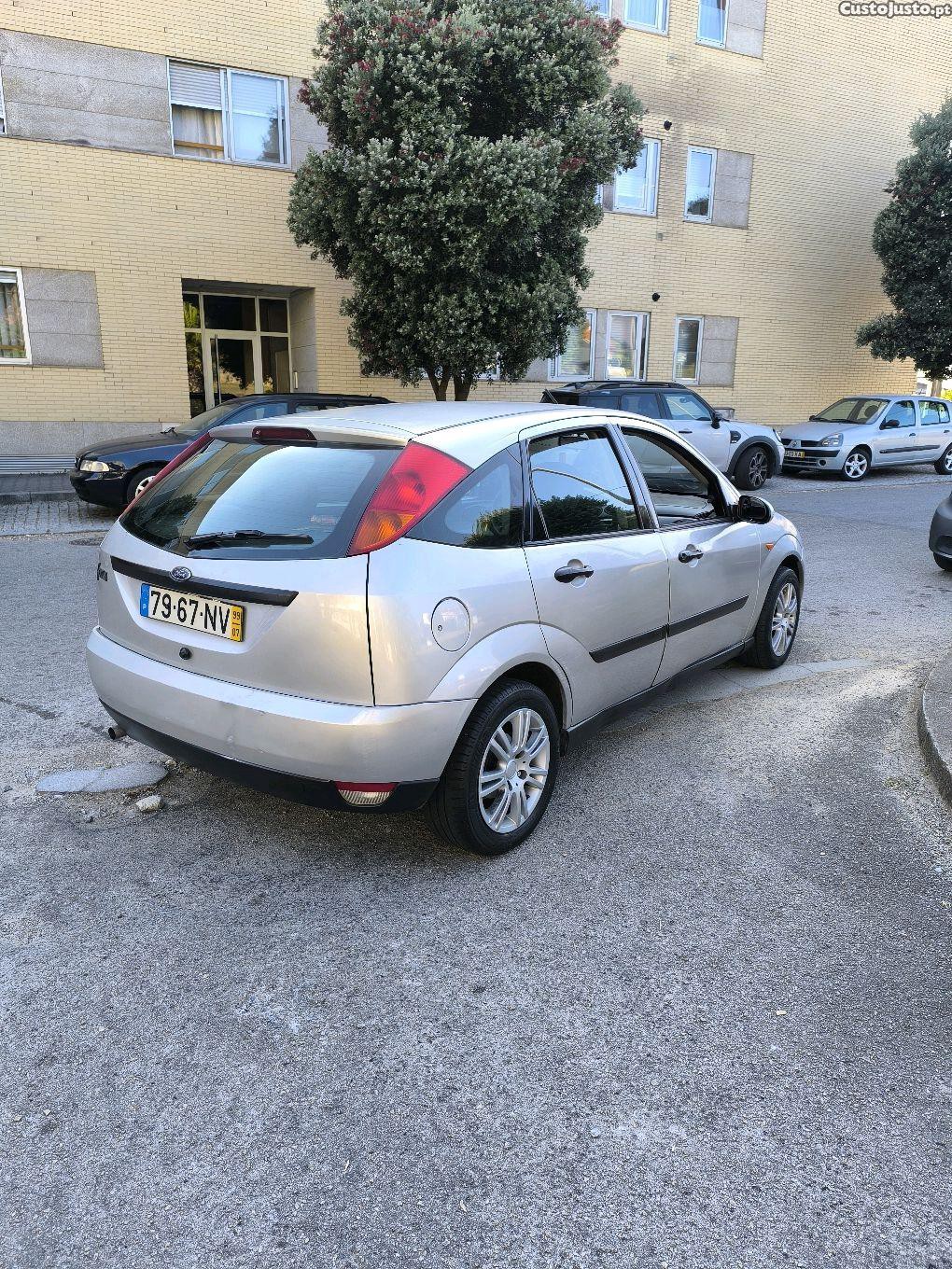 Ford Focus 1.4 — fotografia 9