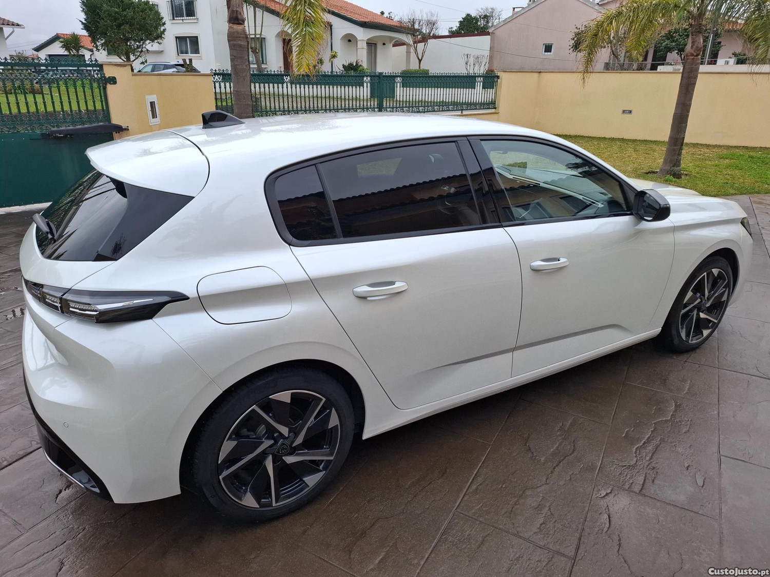 Peugeot 308 ALLUR PACK - 22 — photo 4