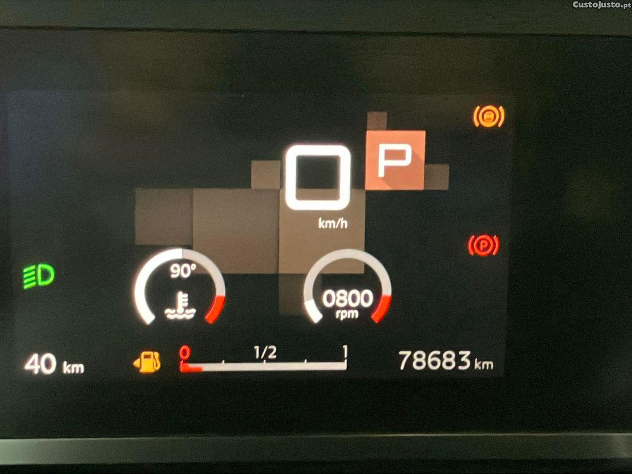 Citroën C4 1.2 PureTech Feel Pack EAT8 — fotografia 13