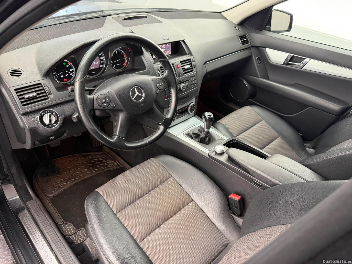Mercedes-Benz C 220 2.2 CDI — fotografia 8