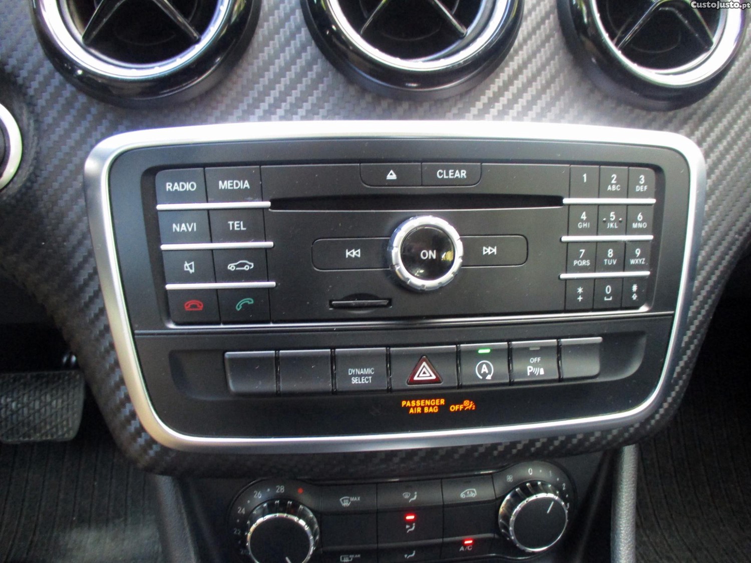 Mercedes-Benz GLA 180 d 7G-DCT Style — fotografia 11