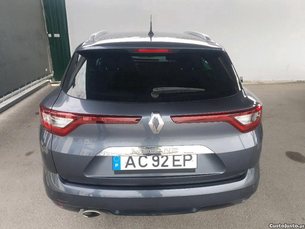Renault Mégane Sport Tourer 1.5 Blue DCI Bose Edition 115cv — fotografia 21