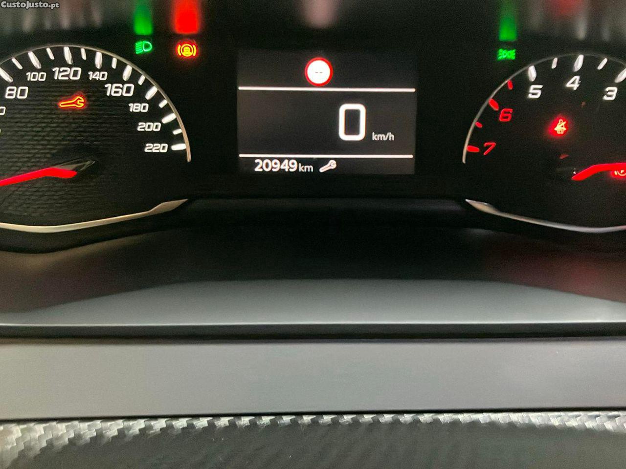 Peugeot 2008 1.2 PureTech Allure — fotografia 14
