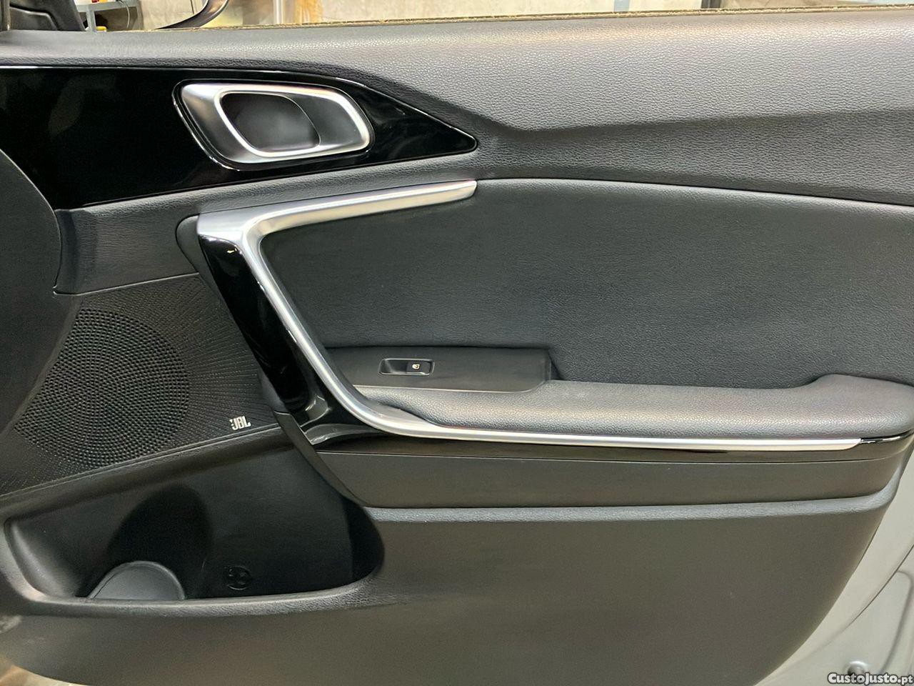 Kia Ceed 1.0 T-GDI GT Line — fotografia 5
