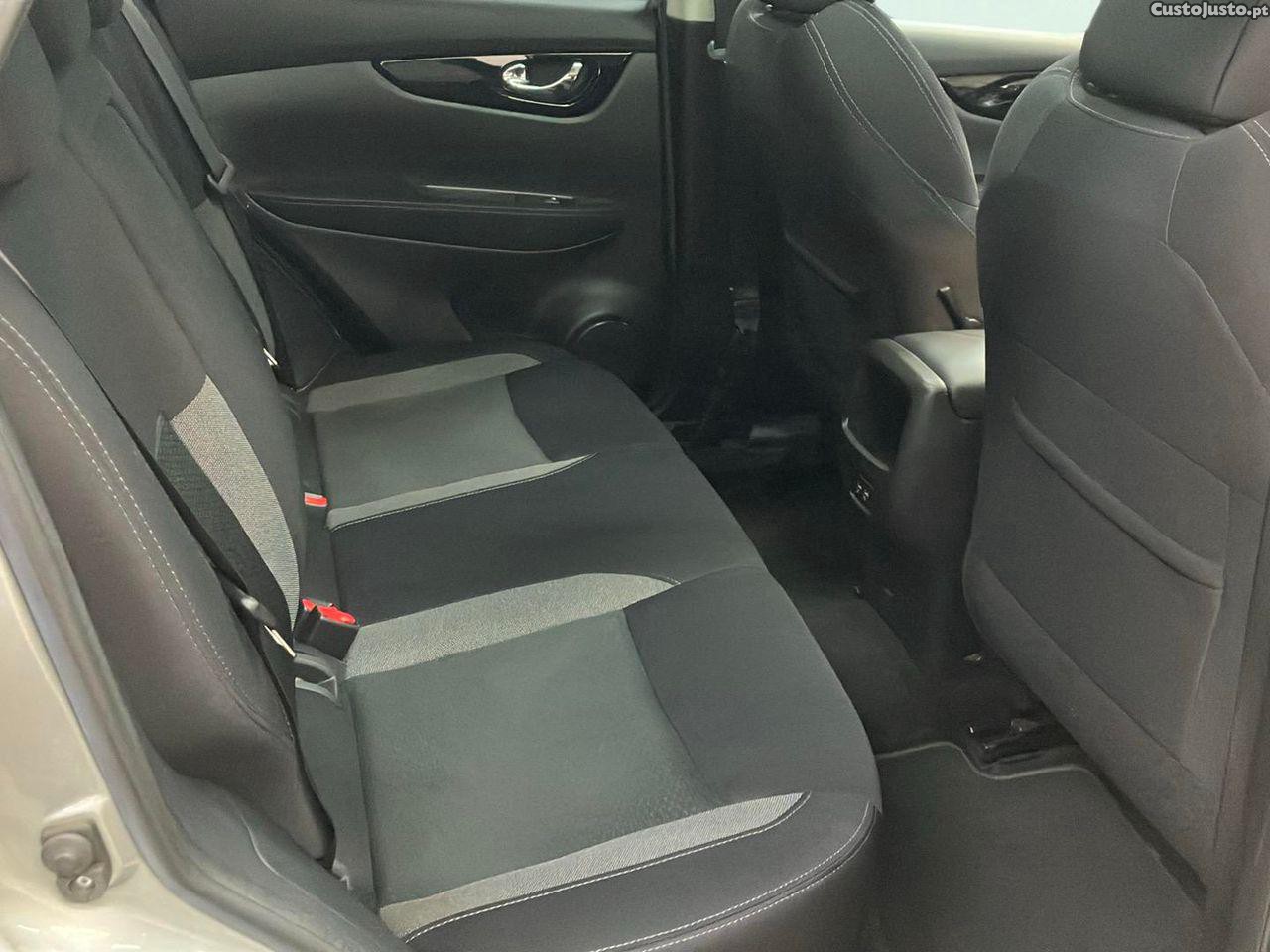 Nissan Qashqai 1.3 DIG-T N-Connecta J18 — fotografia 8