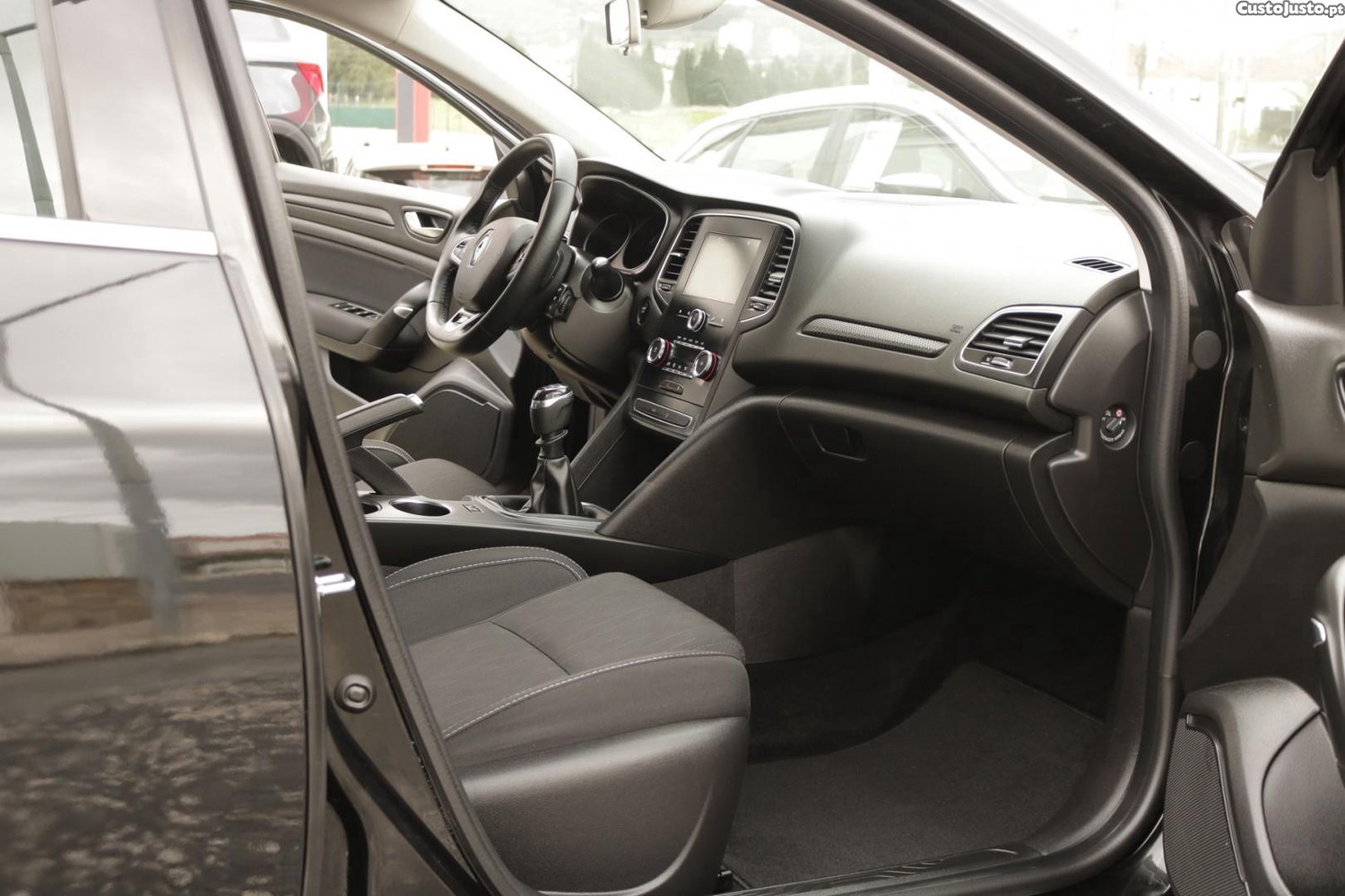 Renault Mégane Sport Tourer 1.5 Blue DCI Limited 115cv — fotografia 42