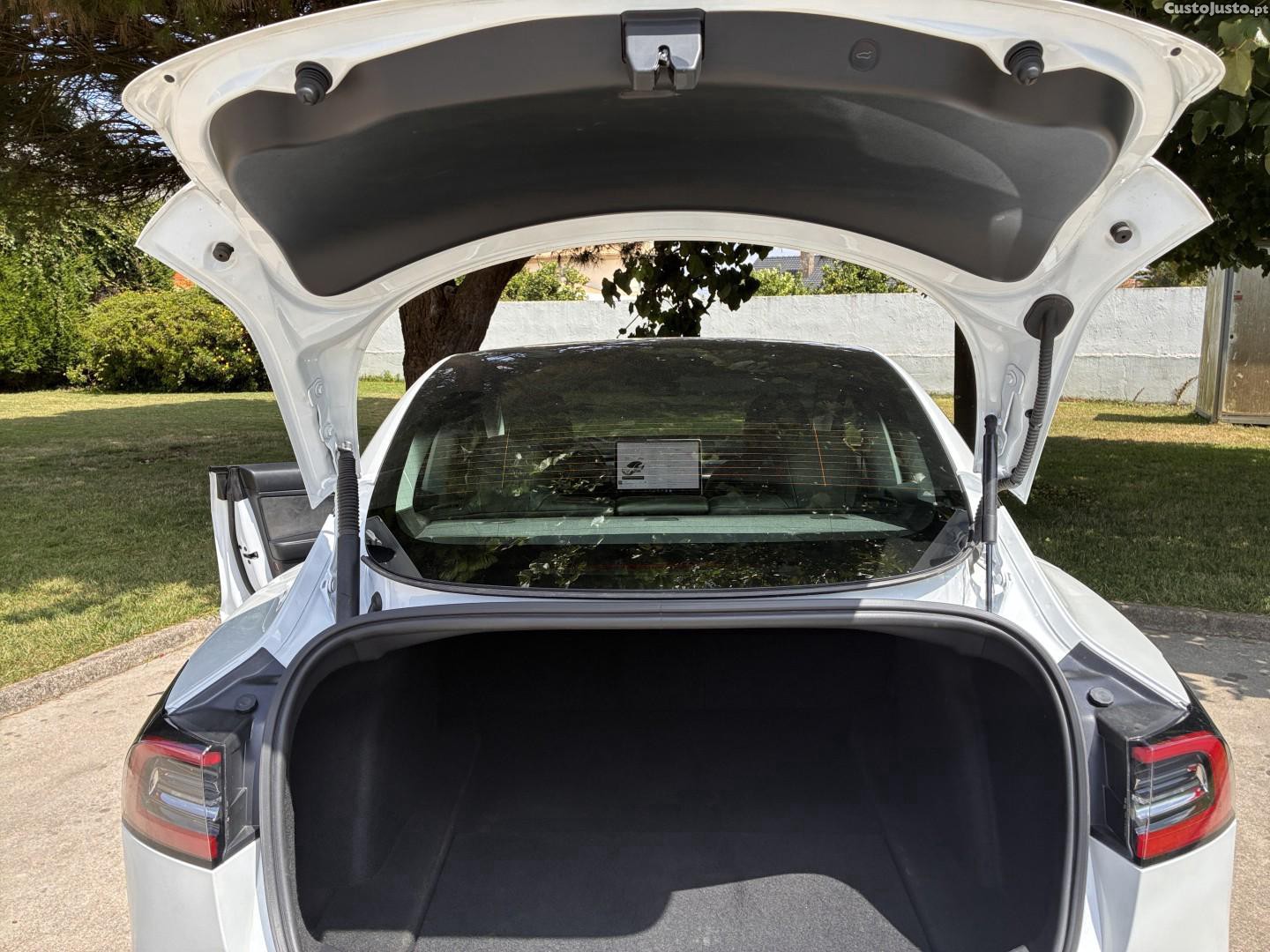 Tesla Model 3 Standard Range Plus RWD — fotografia 7