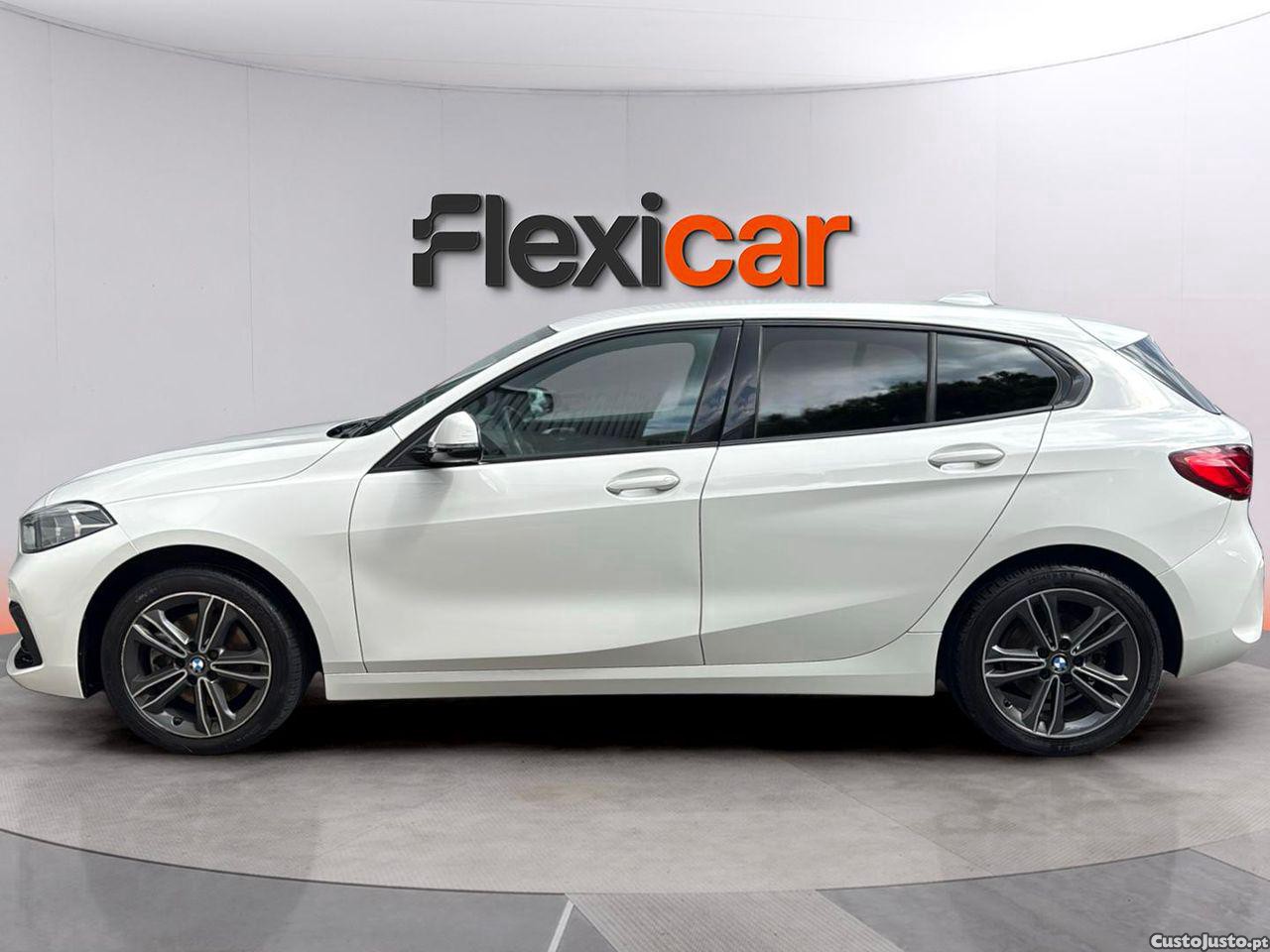 BMW 116 d Line Sport Auto — fotografia 15