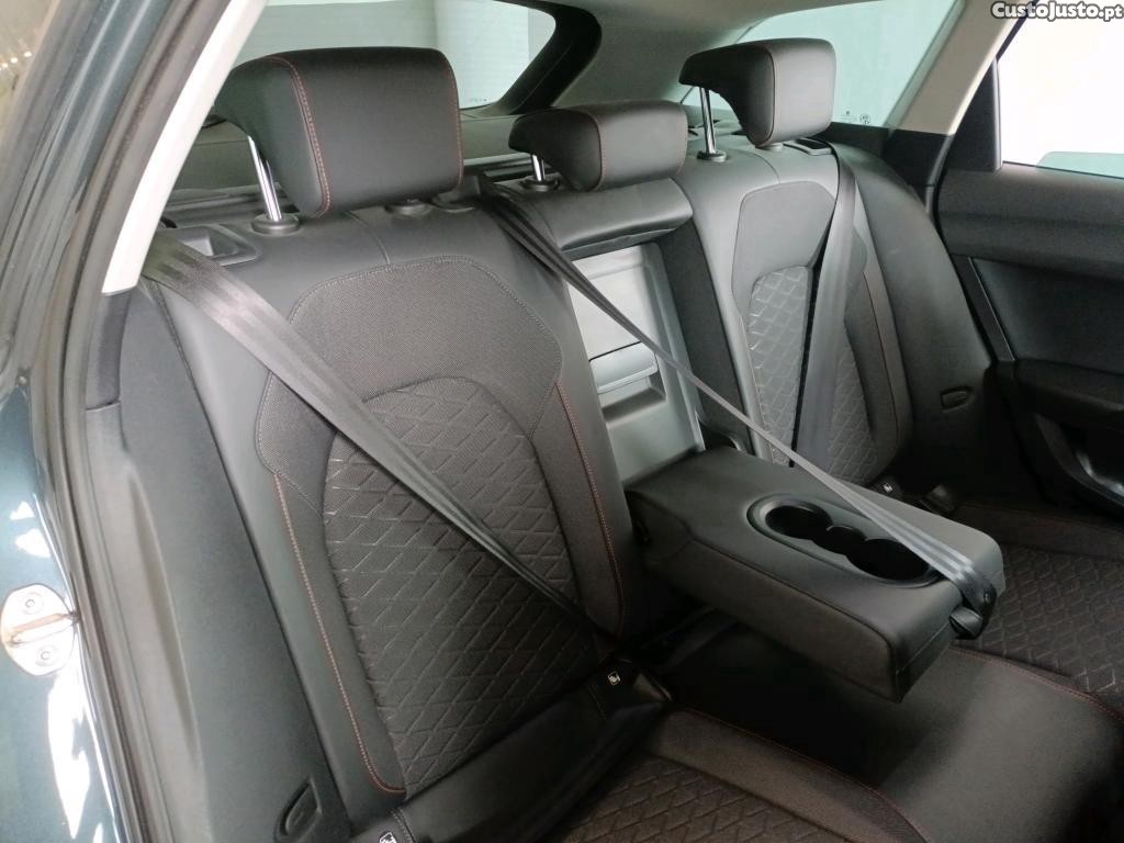 SEAT Leon ST 2.0 TDI FR Auto 150cv — fotografia 17