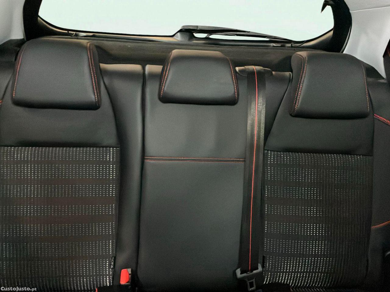 Peugeot 208 1.2 PureTech GT Line — fotografia 8