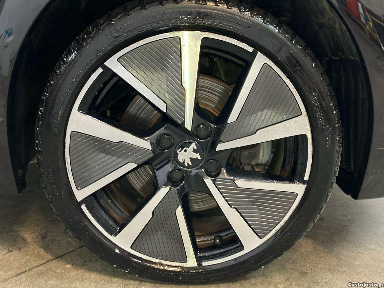 Peugeot 208 50 KWh GT — fotografia 5