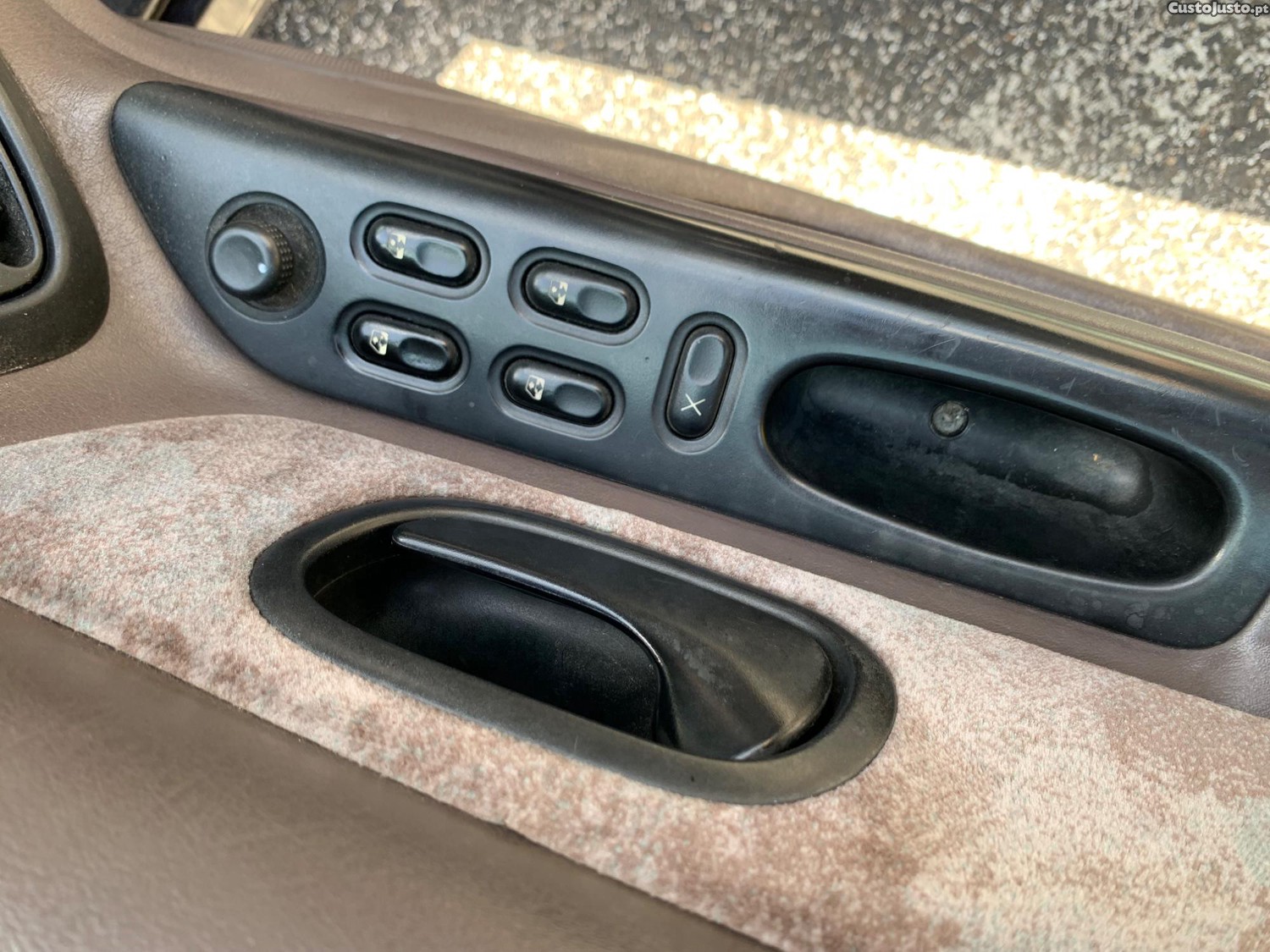 Renault Laguna 2.0 — fotografia 4