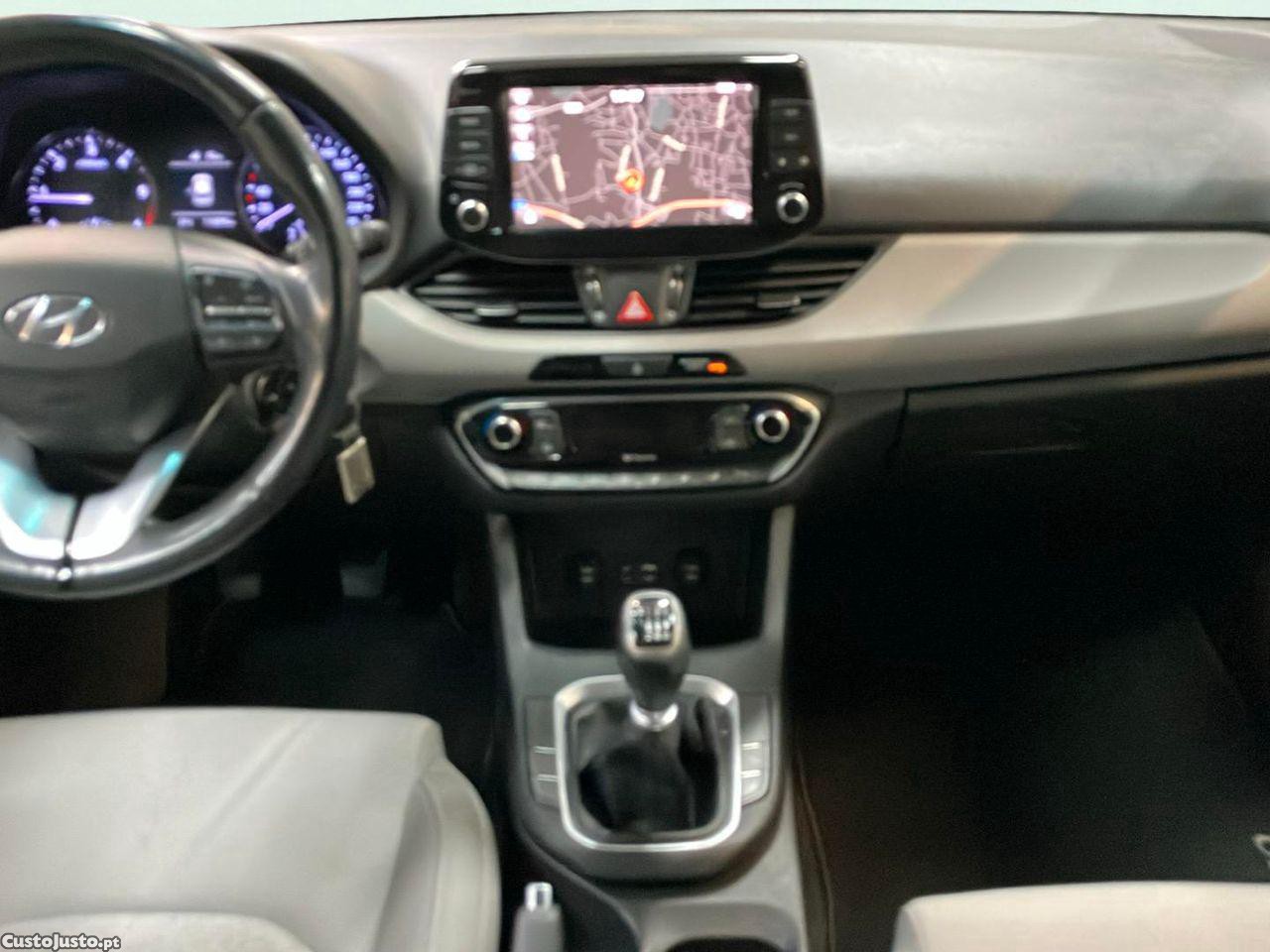 Hyundai i30 1.6 CRDI STyle — fotografia 15