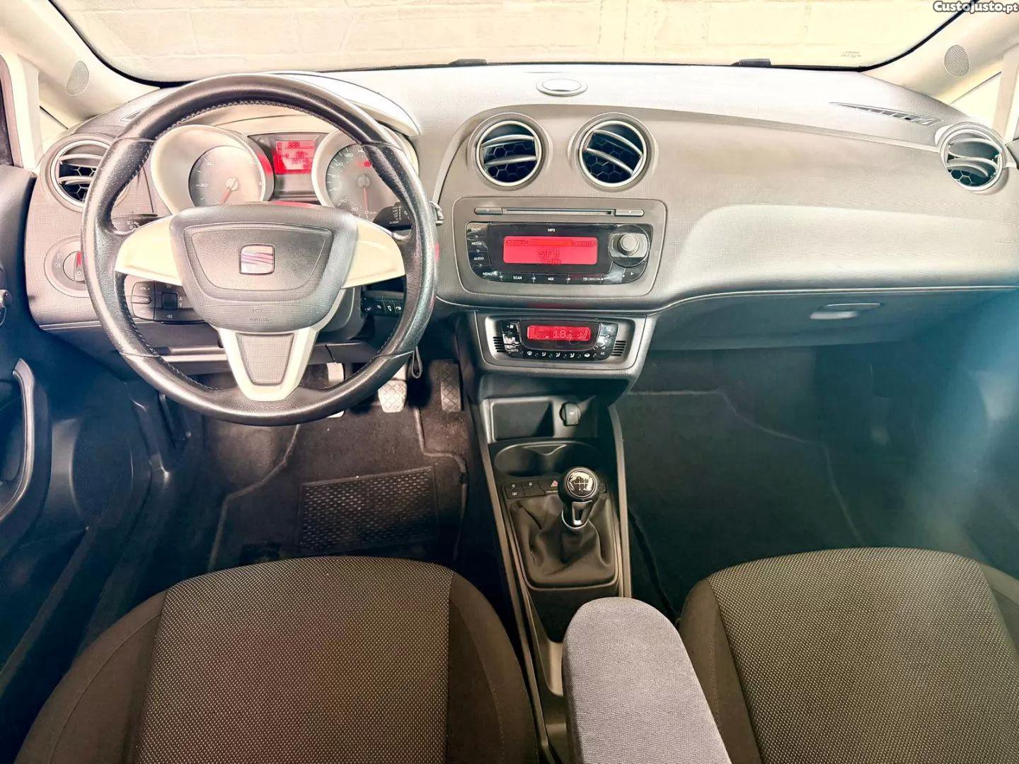 SEAT Ibiza 1.6 tdi sport dpf — fotografia 8