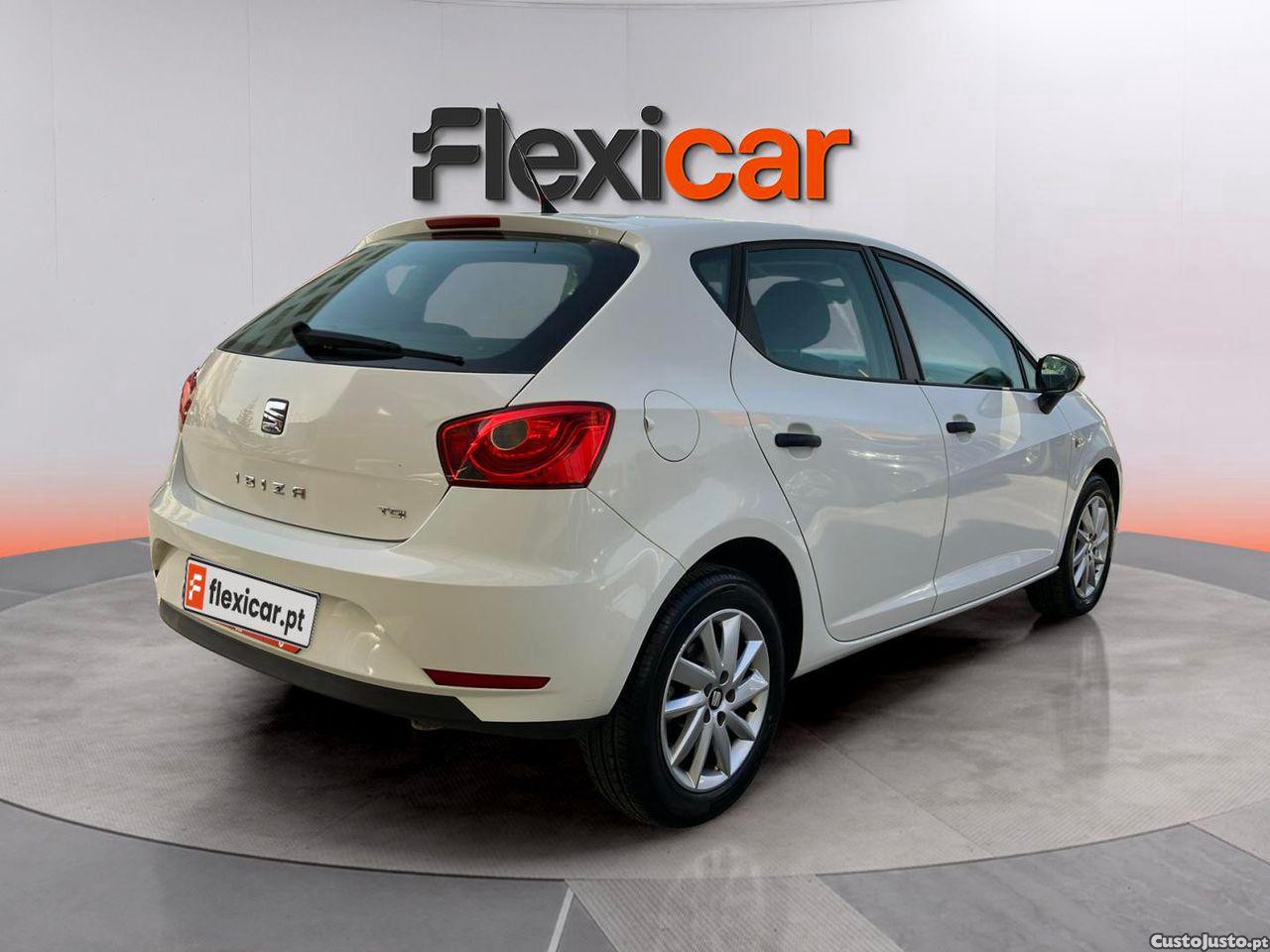 SEAT Ibiza 1.4 TDI Style — fotografia 11